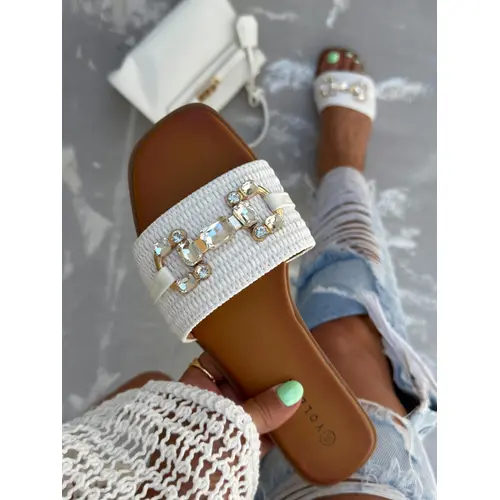 Dámske šľapky so striebornou ozdobou ARUNA veľkosť: 37