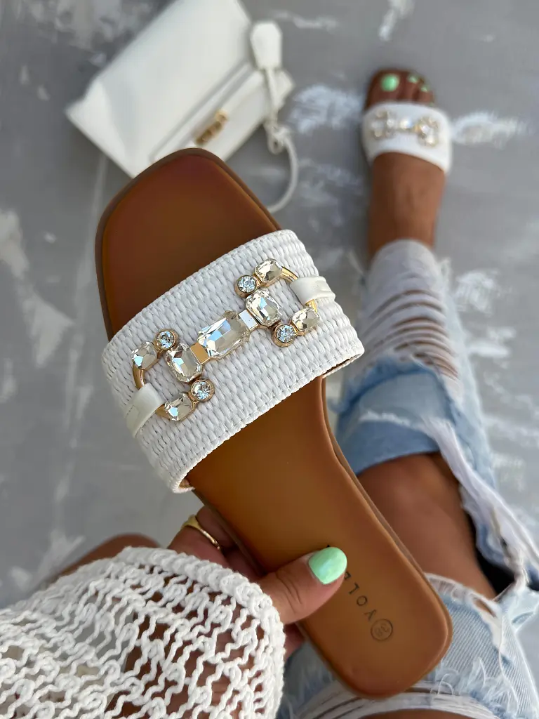 Dámske šľapky so striebornou ozdobou ARUNA-