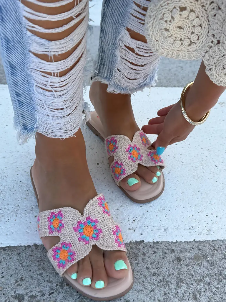 Elegantné vyšívané šľapky MYSTRA - next