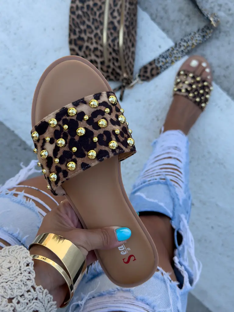 Šľapky so zlatými perličkami RUBY - next