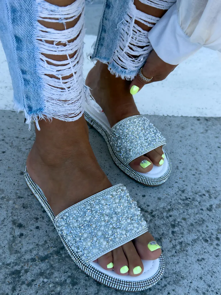 Šľapky zdobené kamienkami SHIRLEY- - next