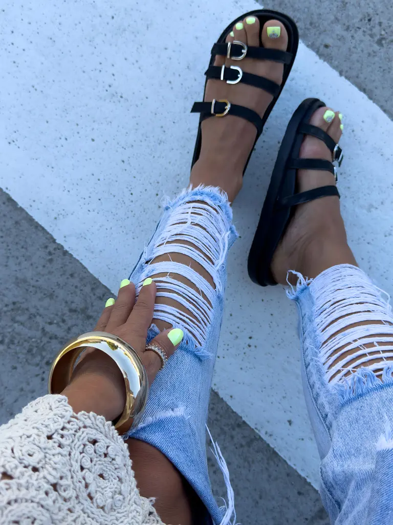 Čierne dámske šľapky MALUBA - next