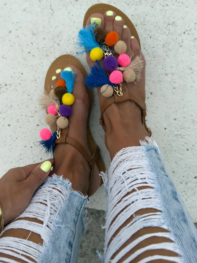 Sandále s pestrými ozdobami VEVINA+