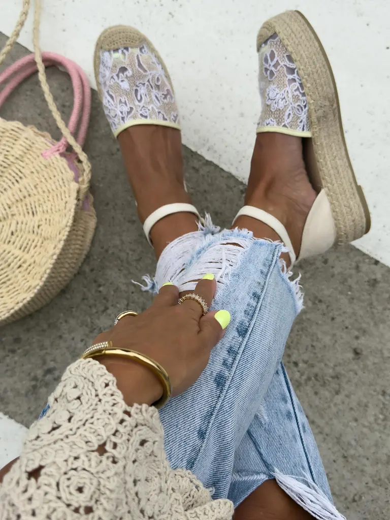 Vyšívané sandále v štýle espadrille KERYNA- - next