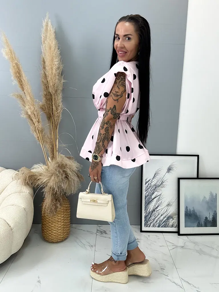 Bodkovaná saténová blúzka s opaskom FEODORA - next