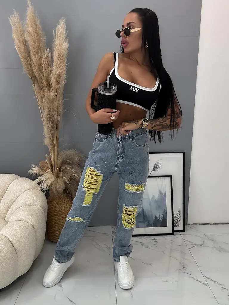 Roztrhané mom fit rifle zdobené kamienkami+