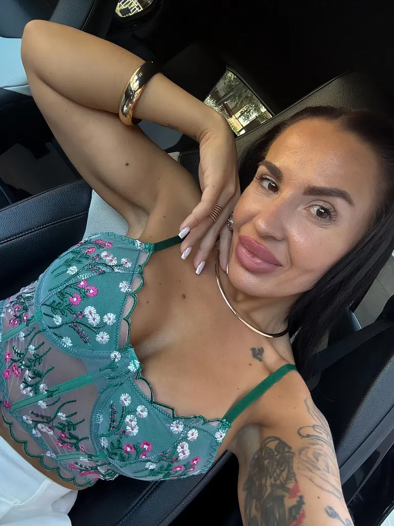 Vyšívaný bralette top DORINTA