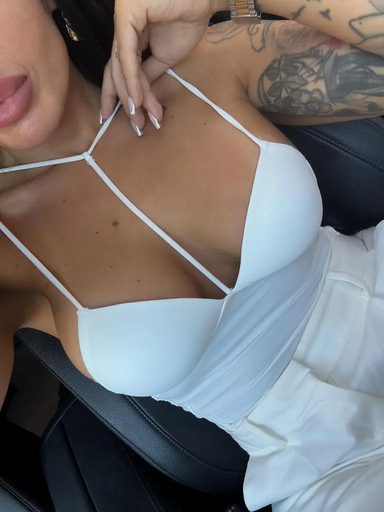 Biely top s vypchávkami MAISY