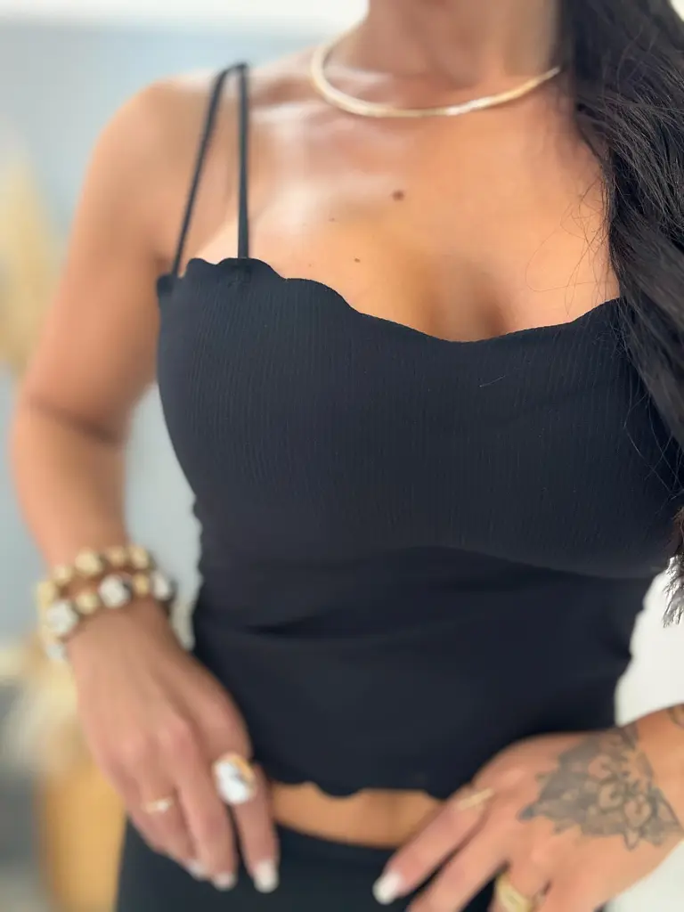 Vrúbkovaný top s vypchávkami CARENA - next