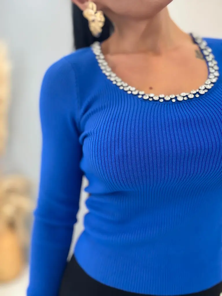 Vrúbkovaný pulóver zdobený kamienkami MILA+