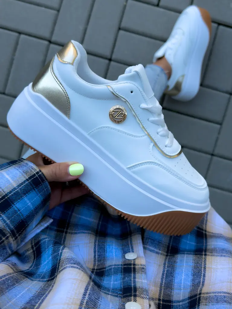 Platformové tenisky so zlatými detailmi APRYLL