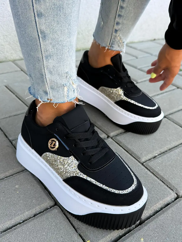 Platformové tenisky so zlatými detailmi APRYLL