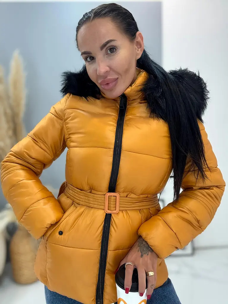 Štepovaná prechodná bunda s kapucňou SARAH+