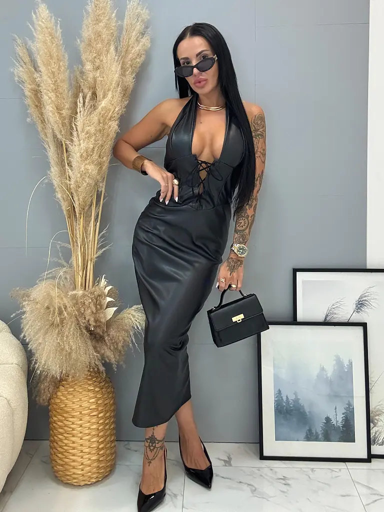 Koženkové dlhé šaty so zaväzovaním okolo krku BRIENA