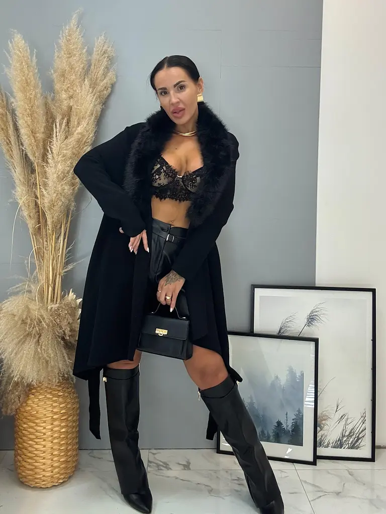 Čierny kardigán s kožušinou a opaskom FAYE - next