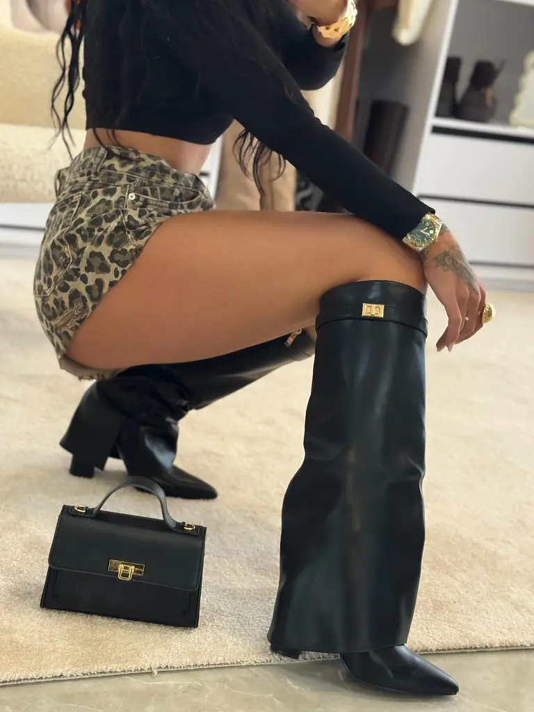 Extravagantné vysoké čižmy LYANNA-