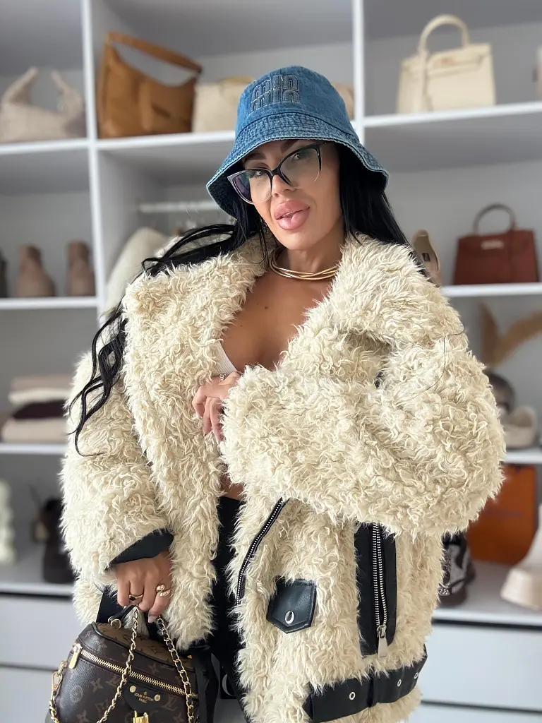 Kožušinková bunda s koženkovými detailmi POLETT+