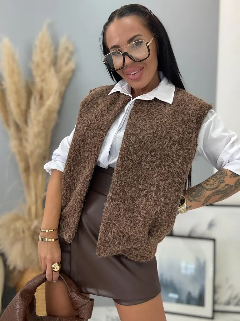 Vesta s otvoreným strihom FREYDA