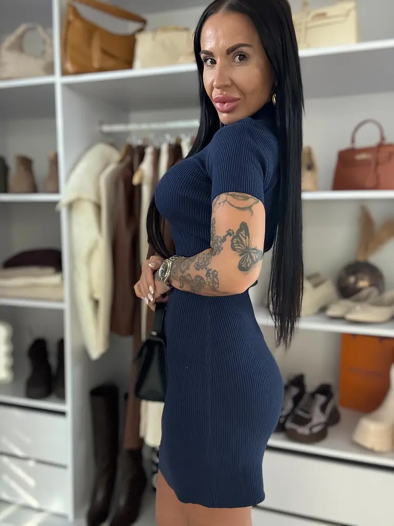 Pletené minišaty z rebrovaného materiálu so zipsom KALIA - next