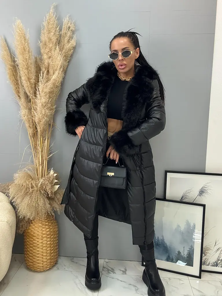 Dlhý koženkový kabát s kožušinou a opaskom  NIVORA - next