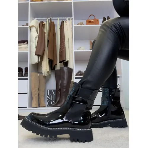 Lakované členkové čižmy VERNISA veľkosť: 36