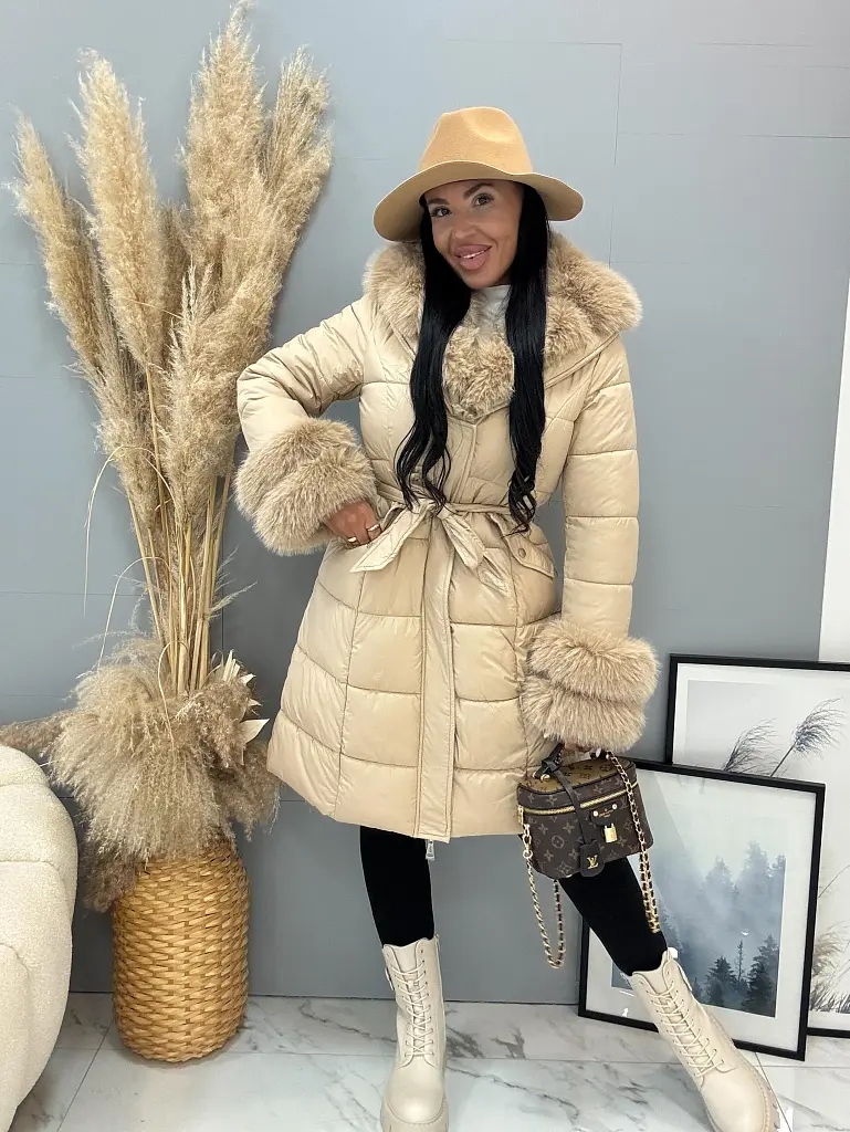 Dlhá bunda s kožušinou a opaskom LAUNA - next