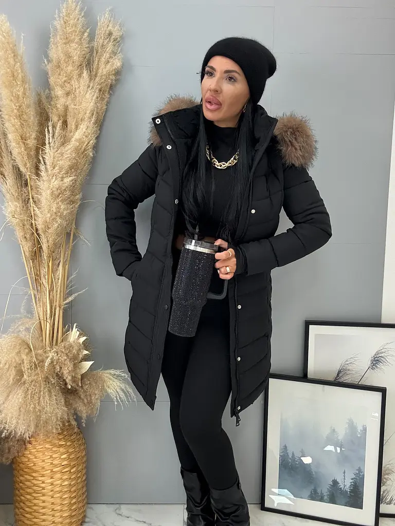 Dlhá štepovaná čierna bunda s kapucňou BABETTE+ - next