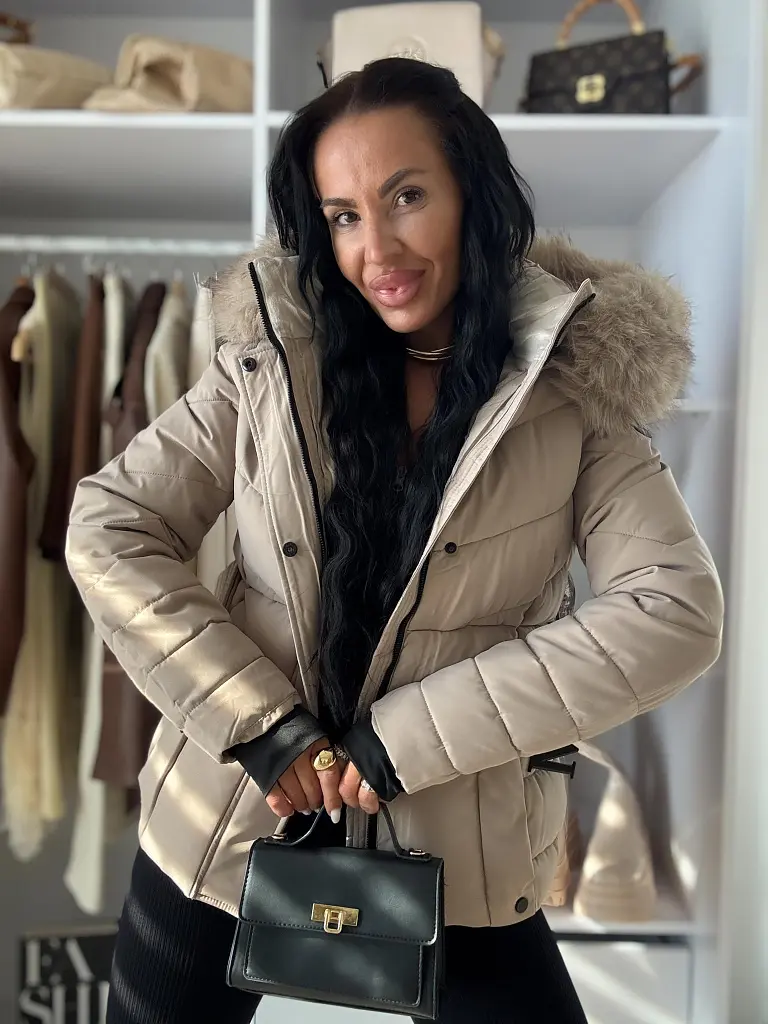 Bunda s kožušinou a kapucňou ARANA - next