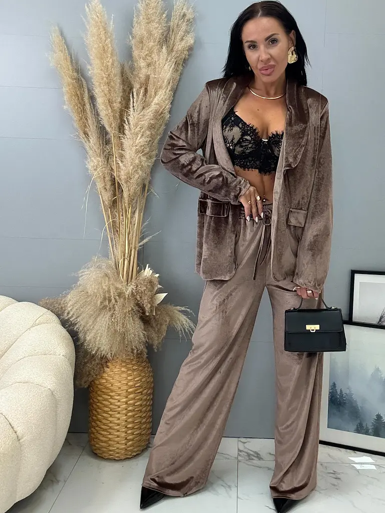 Elegantný velvet komplet s vypchávkami ZOFIA+