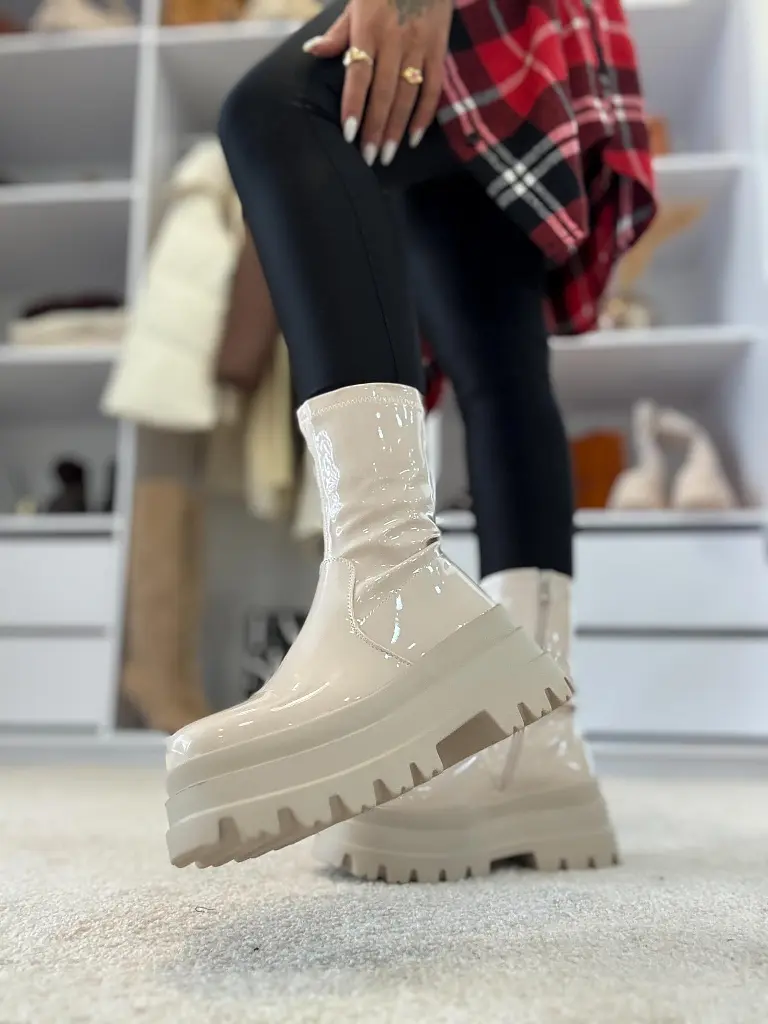 Lakované členkové čižmy PANKA II-