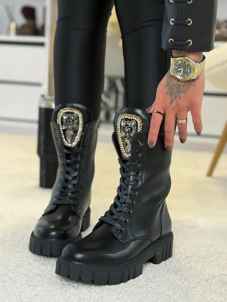 Šnúrovacie čižmy so zlatou ozdobou LOREN