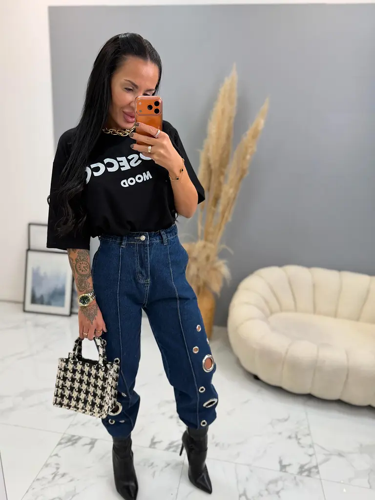 Rifle s vysokým pásom so striebornými detailmi