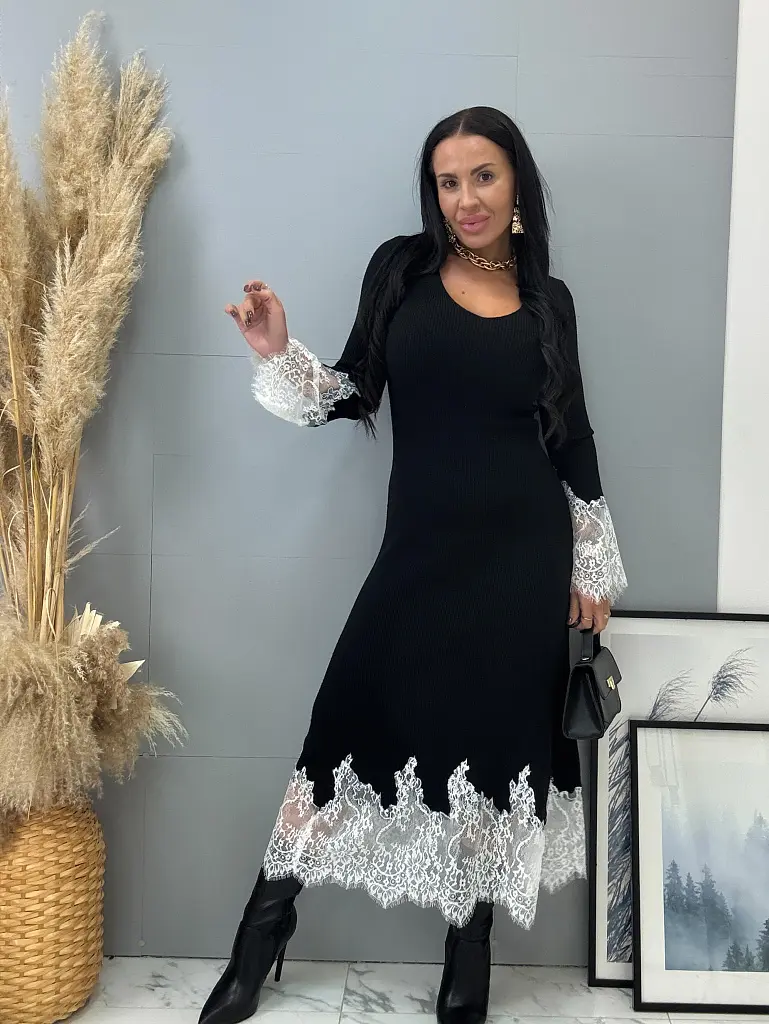 Pletené dlhé šaty z rebrovaného materiálu s čipkou DALEA