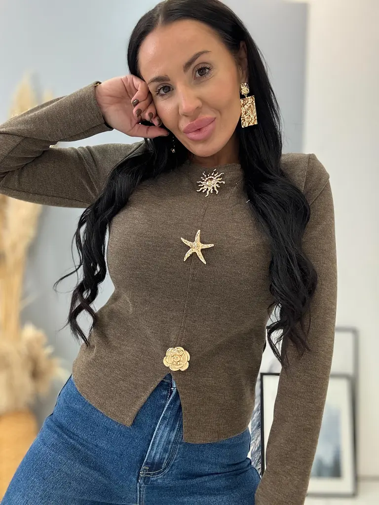 Pulóver so zlatou ozdobou KARMELA