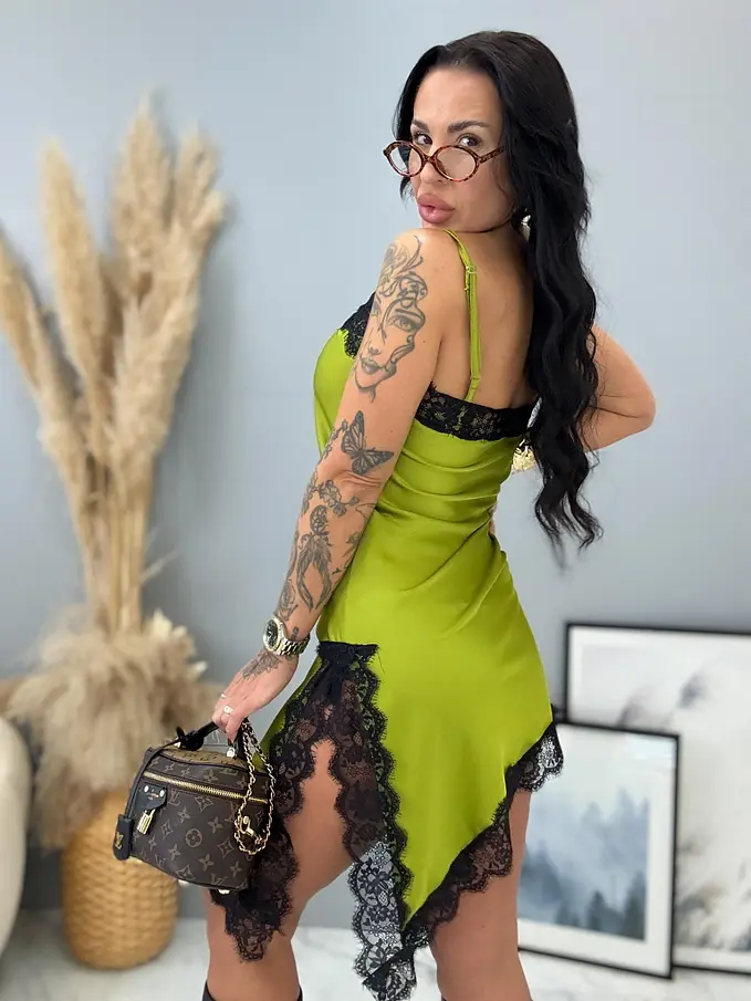 Saténové šaty so čipkou LAYLAH