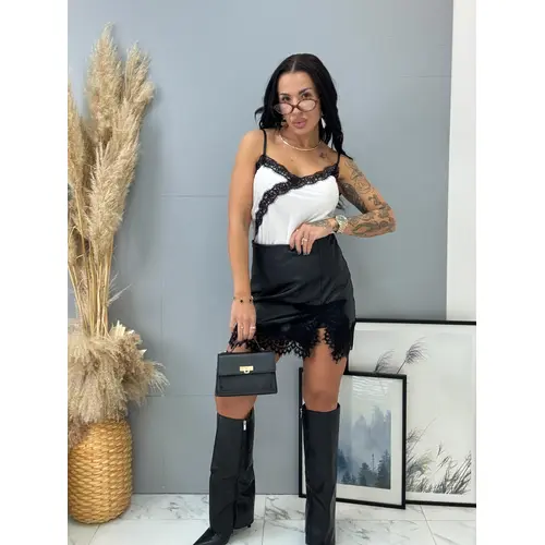 Koženková sukňa s čipkou ARTEMIS veľkosť: S