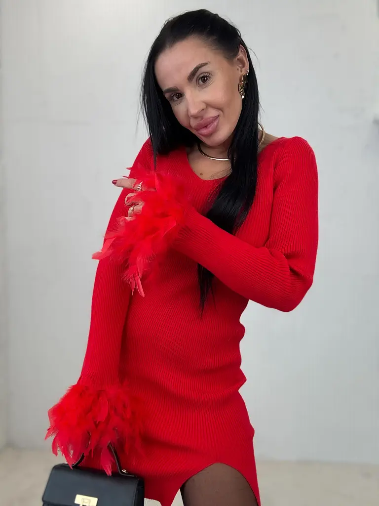 Vrúbkované šaty s pierkami na rukávoch VERA+ - next