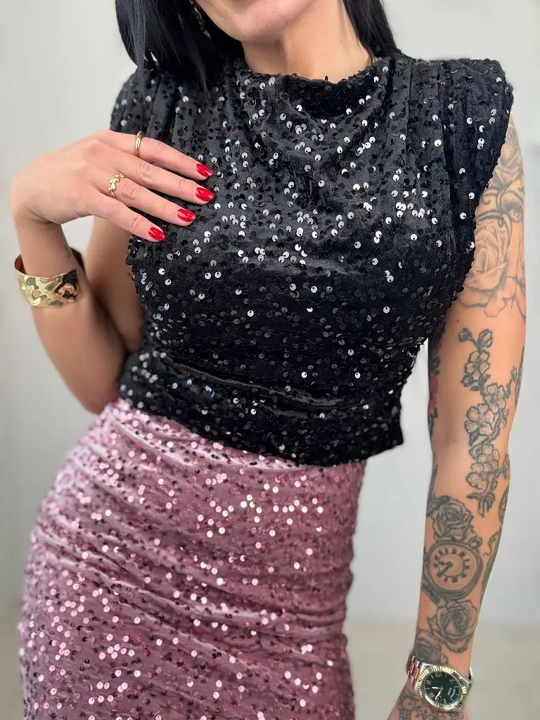 Velvet blúzka zdobená flitrami SHYLA+ - next