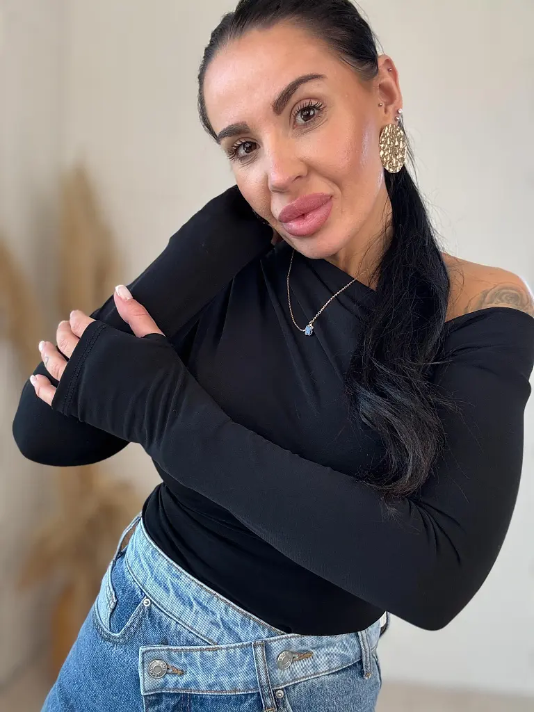 Elastické čierne tričko MINA