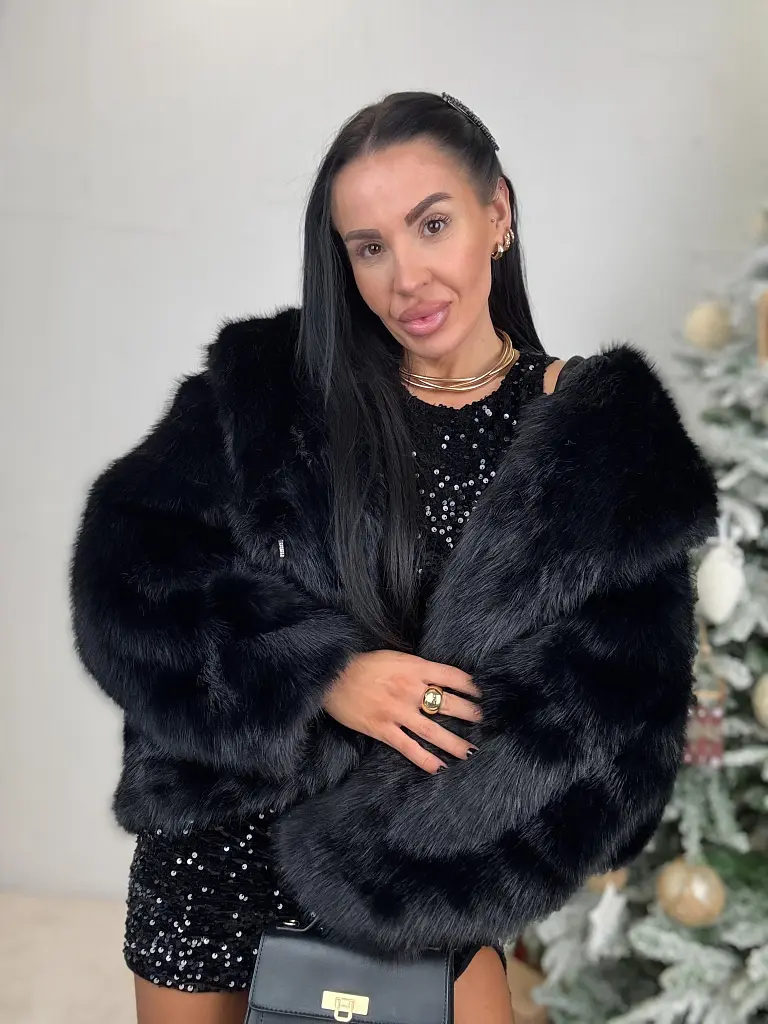 Kožušinová bunda s kapucňou AVERDA - next