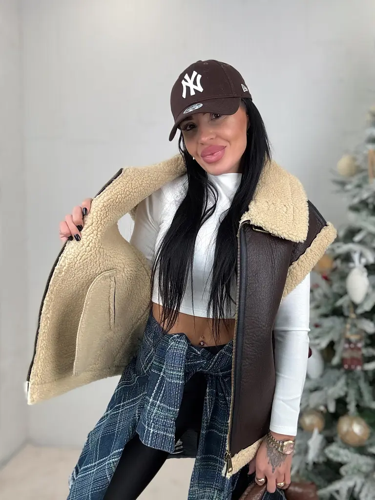 Hnedá zateplená vesta VEYRA - next