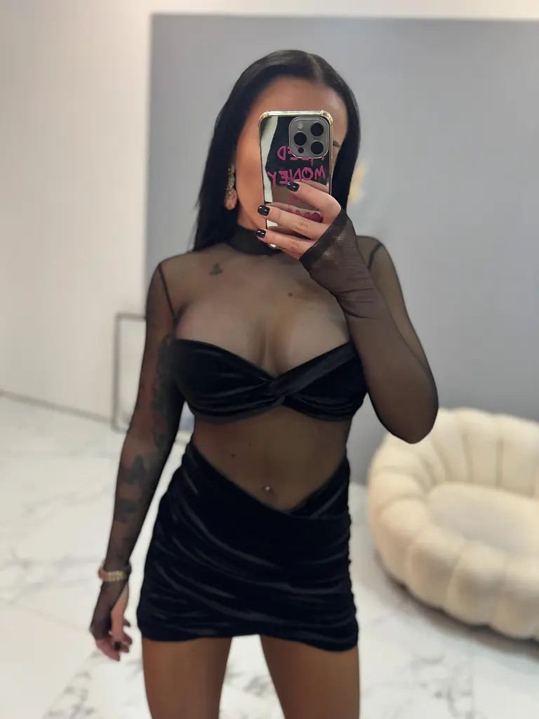 Zamatové šaty kombinované so šifónom NICOUA - next