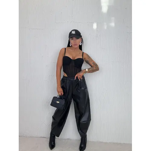 Koženkové nohavice s gumeným pásom LAROYA veľkosť: one size