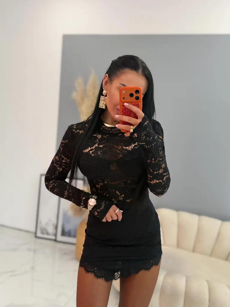 Čipkové šaty s vypchávkami ASTONIA - next