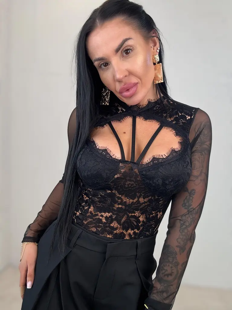 Čierne body s čipkou a priliehavou sieťkou NARCIS