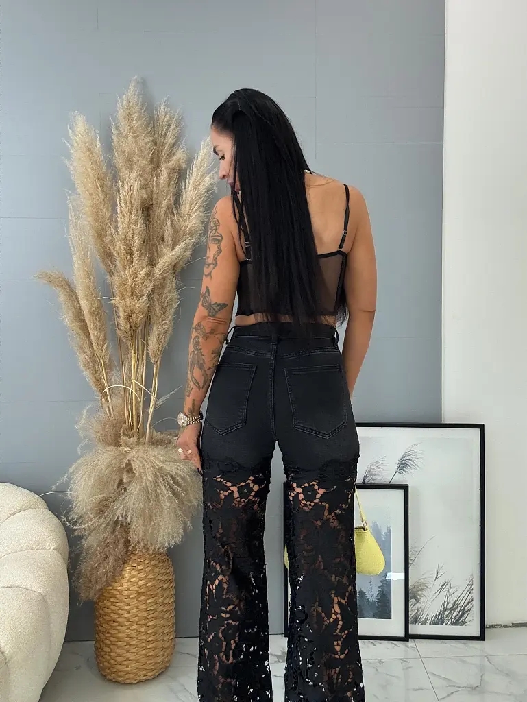 Trblietavé wide-leg rifle s čipkovým detailom LUISA - next