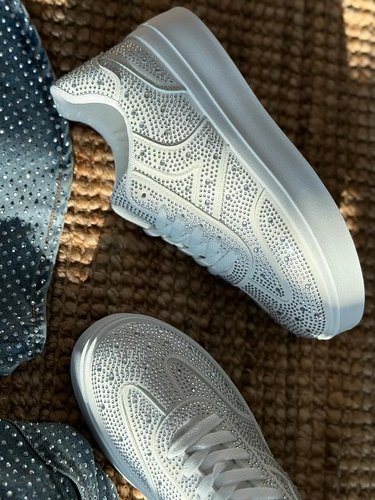 Platformové tenisky zdobené kamienkami CHILA