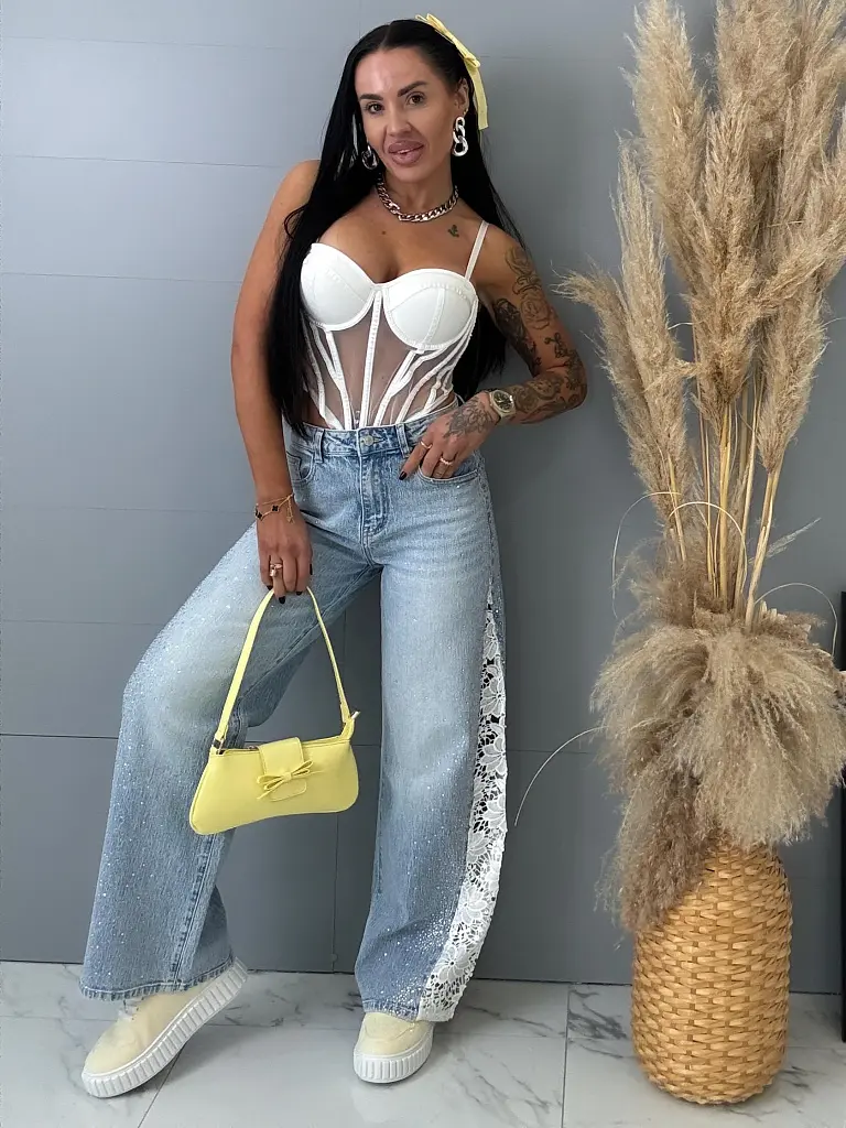 Vysokopásové wide leg rifle zdobené kamienkami a čipkou - next