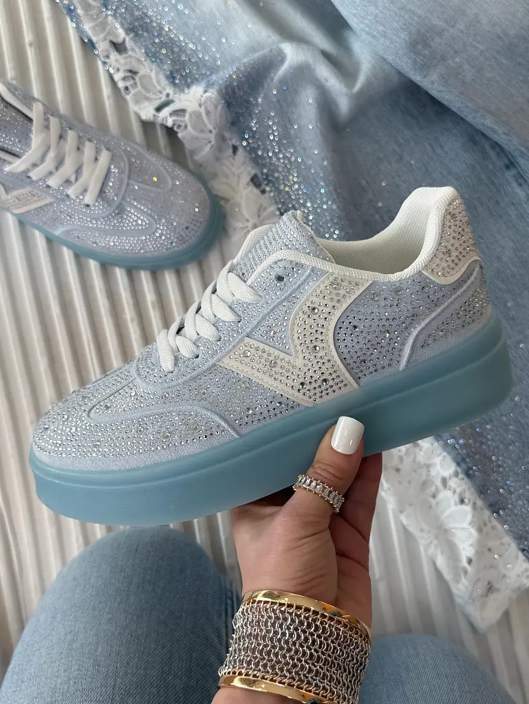 Platformové tenisky zdobené kamienkami CHILA - next