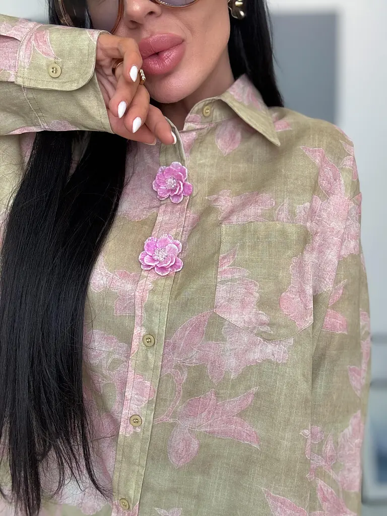 Oversized kvetinová košeľa s ozdobnou sponou FLOWER - next